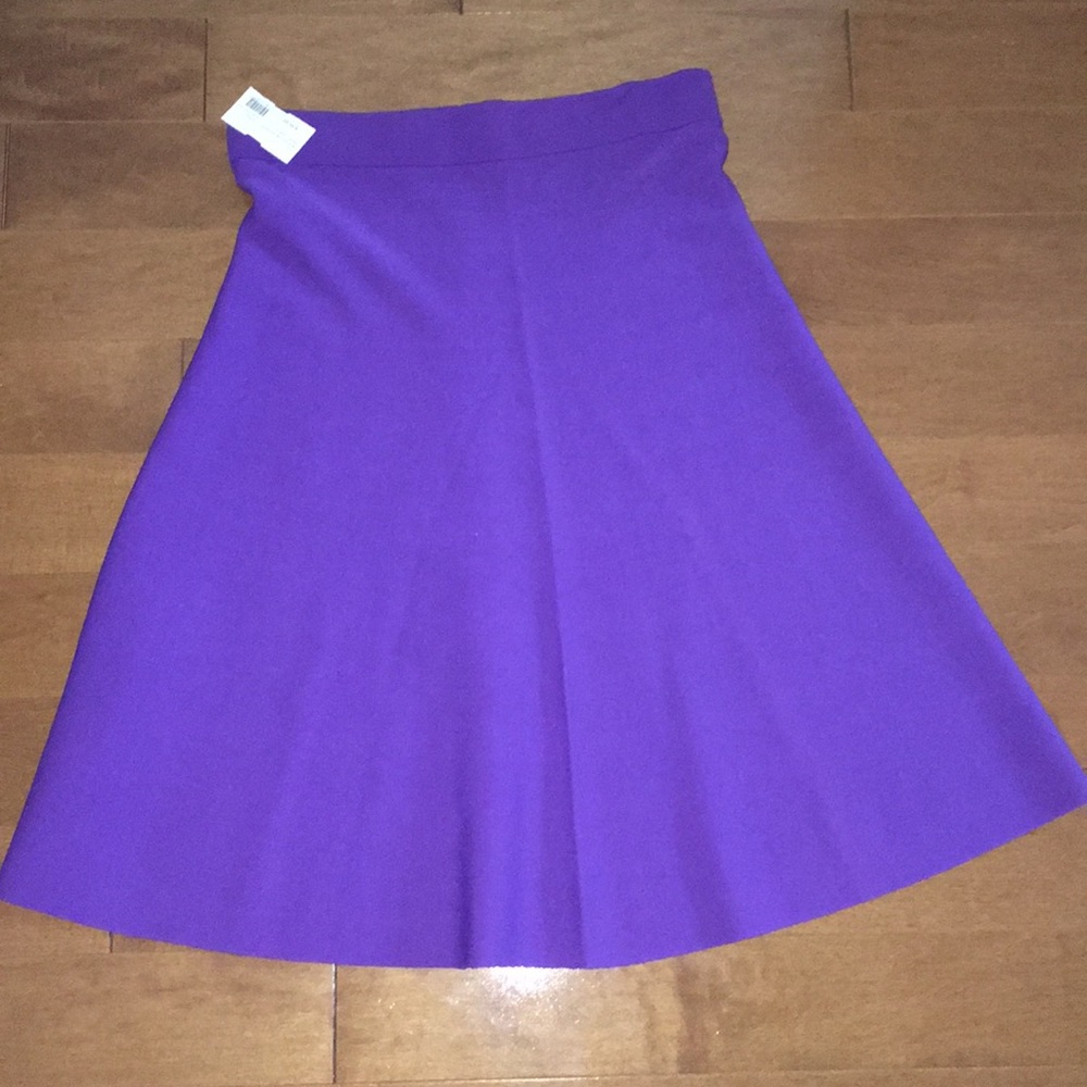 2/35 🛍NWT MUR skirt